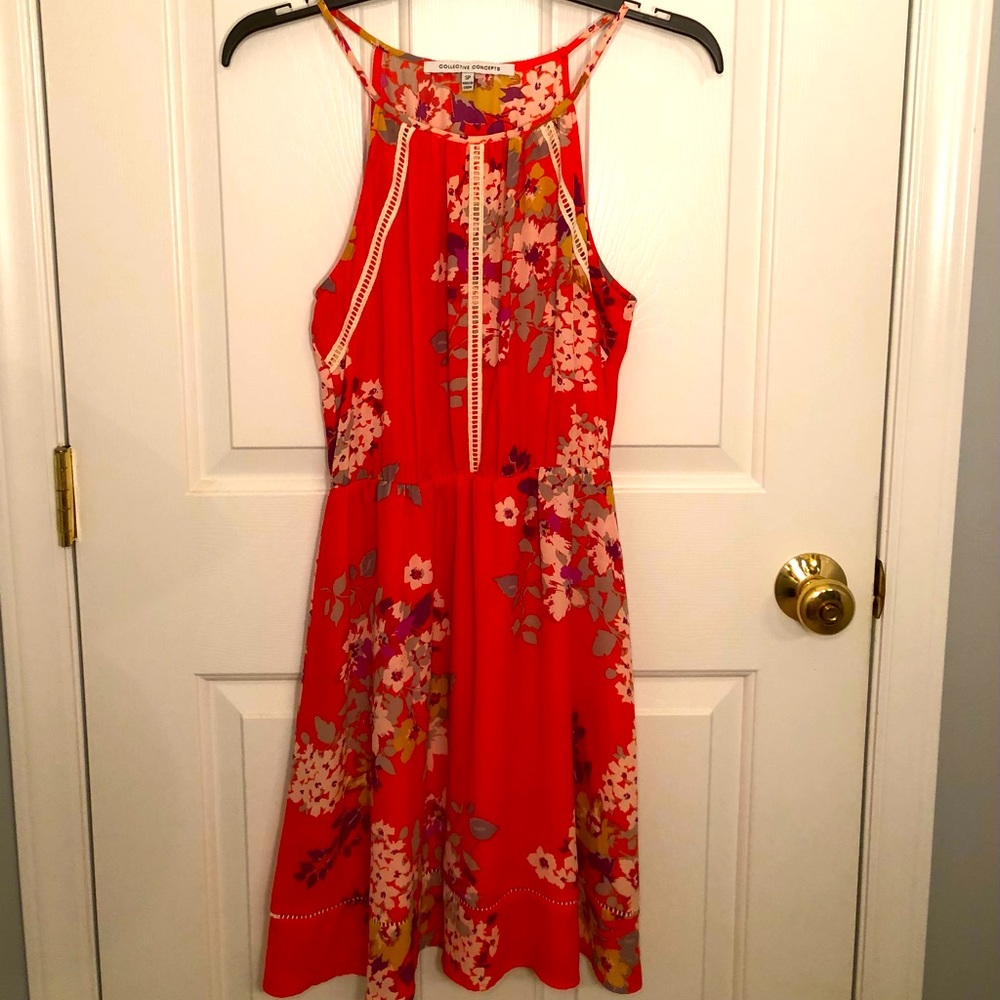 Floral mini dress with detail